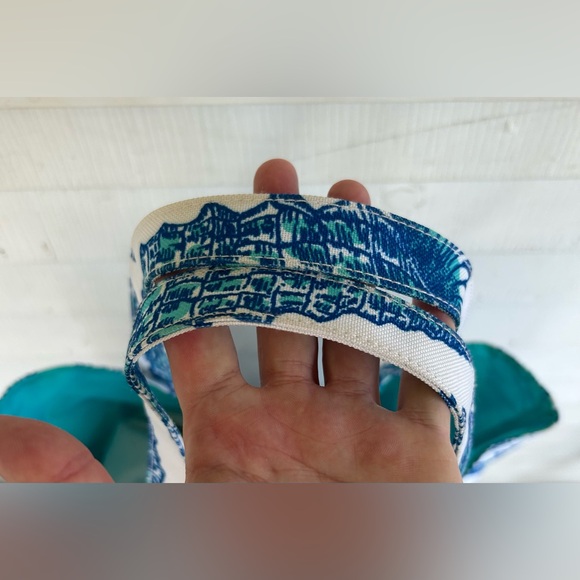 LILY PULITZER & ESTEE LAUDER BLUE WHITE SEASHELL TOTE. EUC - Picture 5 of 9